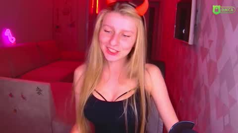 Snapshot of amaliaqueen999 chatting on 10-31-25, 03:02 Amalia online show from 10-31-25, 03:02