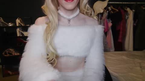 Snapshot of amaliecd chatting on 01-23-25, 09:50 Amalie online show from 01-23-25, 09:50