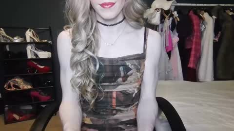 Snapshot of amaliecd chatting on 01-25-25, 09:57 Amalie online show from 01-25-25, 09:57