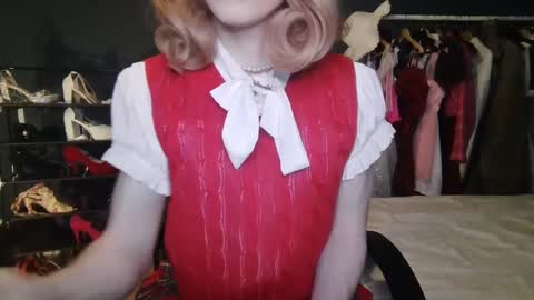 Snapshot of amaliecd chatting on 02-02-25, 07:14 Amalie online show from 02-02-25, 07:14