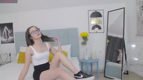 Snapshot of amalliajade chatting on 02-19-26, 08:38 Amalia online show from 02-19-26, 08:38