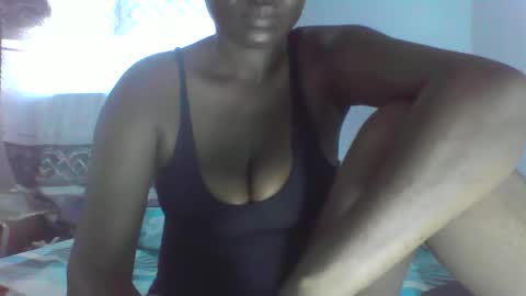 Snapshot of amanda1523 chatting on 11-01-25, 04:47 Lin online show from 11-01-25, 04:47