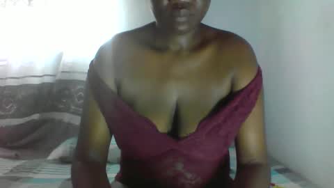 Snapshot of amanda1523 chatting on 11-04-25, 06:56 Lin online show from 11-04-25, 06:56