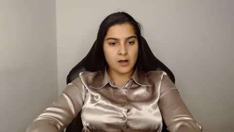 Snapshot of amanda5star chatting on 12-04-24, 01:03 The queen of the biceps online show from 12-04-24, 01:03