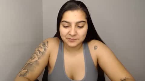 Snapshot of amanda5star chatting on 01-04-25, 09:21 The queen of the biceps online show from 01-04-25, 09:21