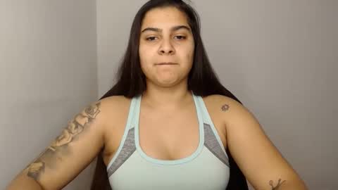 Snapshot of amanda5star chatting on 01-06-25, 08:07 The queen of the biceps online show from 01-06-25, 08:07