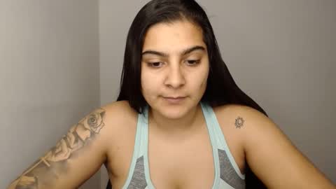 Snapshot of amanda5star chatting on 01-07-25, 09:35 The queen of the biceps online show from 01-07-25, 09:35