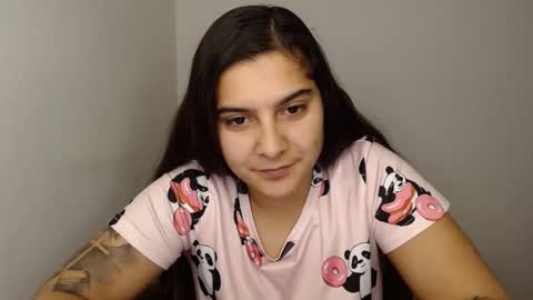 Snapshot of amanda5star chatting on 01-15-25, 11:19 The queen of the biceps online show from 01-15-25, 11:19