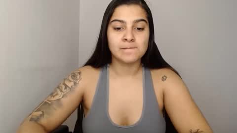 Snapshot of amanda5star chatting on 01-26-25, 09:51 The queen of the biceps online show from 01-26-25, 09:51