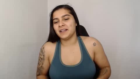 Snapshot of amanda5star chatting on 01-29-25, 12:02 The queen of the biceps online show from 01-29-25, 12:02