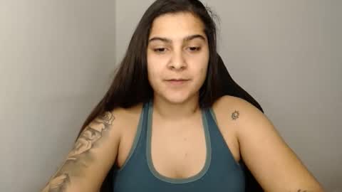 Snapshot of amanda5star chatting on 01-30-25, 01:22 The queen of the biceps online show from 01-30-25, 01:22