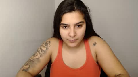 Snapshot of amanda5star chatting on 02-03-25, 10:58 The queen of the biceps online show from 02-03-25, 10:58