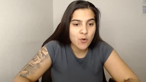 Snapshot of amanda5star chatting on 02-04-25, 09:52 The queen of the biceps online show from 02-04-25, 09:52