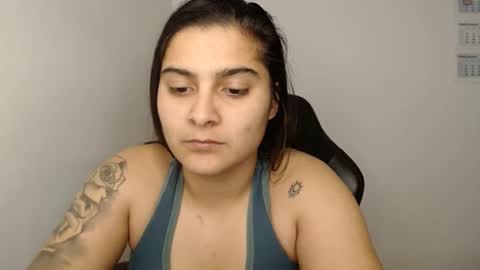 Snapshot of amanda5star chatting on 02-12-25, 10:26 The queen of the biceps online show from 02-12-25, 10:26