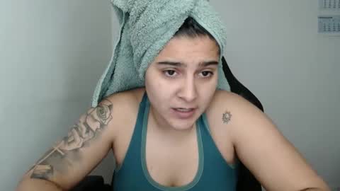 Snapshot of amanda5star chatting on 03-11-25, 06:08 The queen of the biceps online show from 03-11-25, 06:08