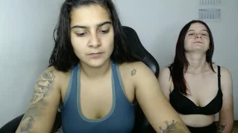 Snapshot of amanda5star chatting on 10-23-25, 07:34 The queen of the biceps online show from 10-23-25, 07:34