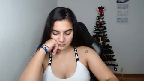 Snapshot of amanda5star chatting on 12-04-25, 12:09 The queen of the biceps online show from 12-04-25, 12:09