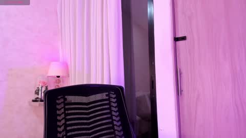 Luisa online show from 12-24-24, 03:38