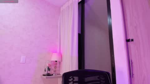 Luisa online show from 12-31-24, 03:34