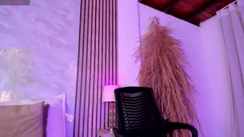 Luisa online show from 11-29-25, 01:52