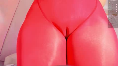 Amanda Marcuzzi  online show from 10-24-25, 12:01