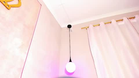 Amanda Marcuzzi  online show from 10-25-25, 11:51