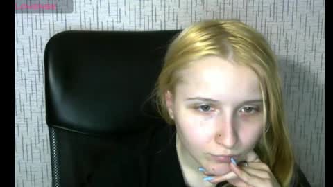 Snapshot of amanda_sherr chatting on 12-21-24, 01:04 Amanda online show from 12-21-24, 01:04