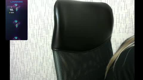 Snapshot of amanda_sherr chatting on 02-15-25, 05:17 Amanda online show from 02-15-25, 05:17