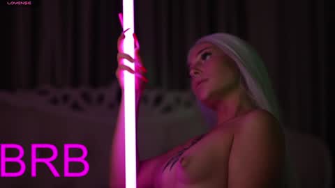 Amanda Farrell online show from 01-07-25, 12:20