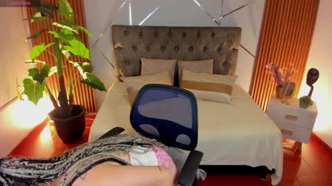 Amapola online show from 12-18-24, 07:26