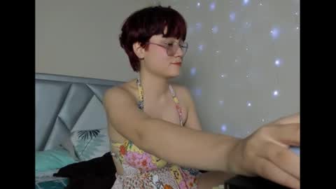 Snapshot of amapolasispanian chatting on 10-13-25, 09:26 Amapola online show from 10-13-25, 09:26