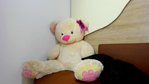 amara_brunet online show from 11-14-25, 02:27