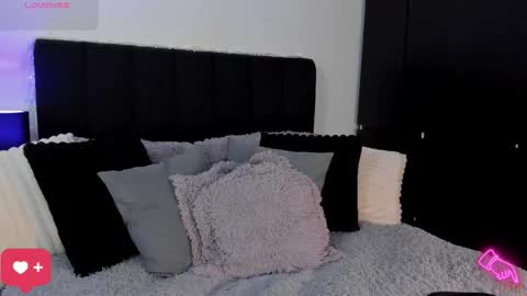 -  A M A R A - online show from 10-31-25, 10:33