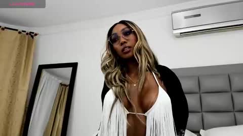 amaraluxe online show from 10-11-25, 02:11