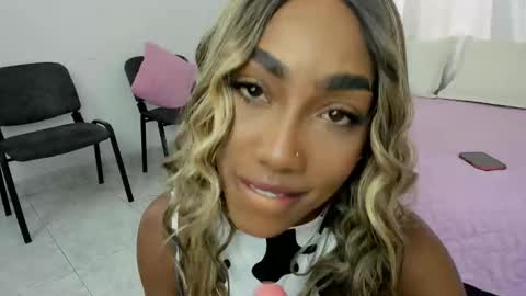 Snapshot of amaraluxe chatting on 11-06-25, 04:08 amaraluxe online show from 11-06-25, 04:08