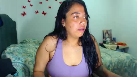 Snapshot of amararoberts08 chatting on 10-29-25, 03:53 Amara Julia online show from 10-29-25, 03:53