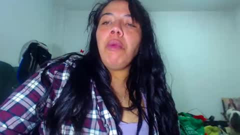 Snapshot of amararoberts08 chatting on 11-18-25, 12:27 Amara Julia online show from 11-18-25, 12:27