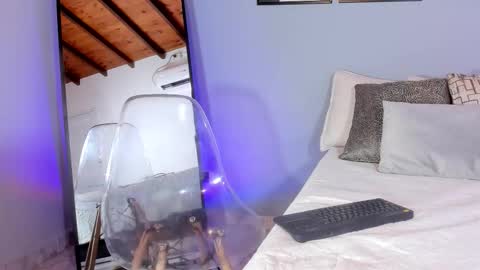    online show from 02-12-26, 11:11