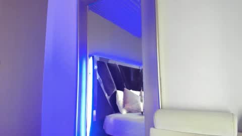 Emily online show from 02-12-26, 10:21