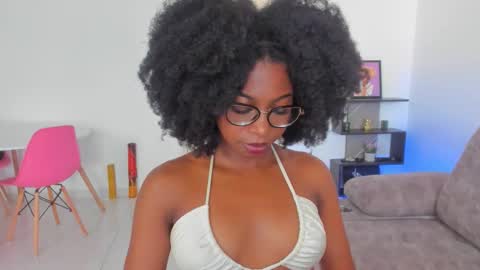 Snapshot of amatiistur chatting on 11-15-25, 02:35 Tammy online show from 11-15-25, 02:35