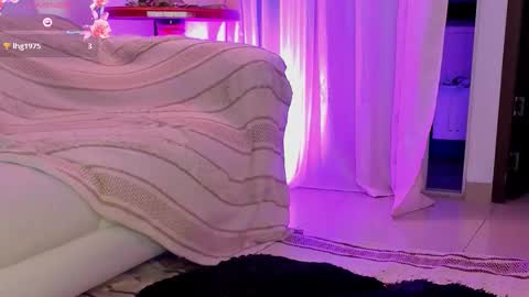 Snapshot of amatistahot1 chatting on 11-23-25, 12:43 Amatista online show from 11-23-25, 12:43