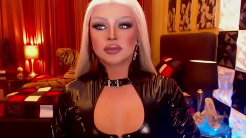 Snapshot of amazingfatcock_ts chatting on 10-21-25, 06:41 MISS JAZMINE QUEEN OF HELLFIRE online show from 10-21-25, 06:41