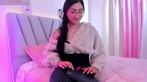 Sara  online show from 11-12-25, 03:01