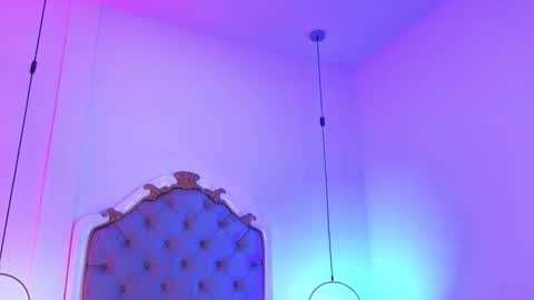 Snapshot of ambar_adamss chatting on 10-12-25, 11:31 Sara online show from 10-12-25, 11:31