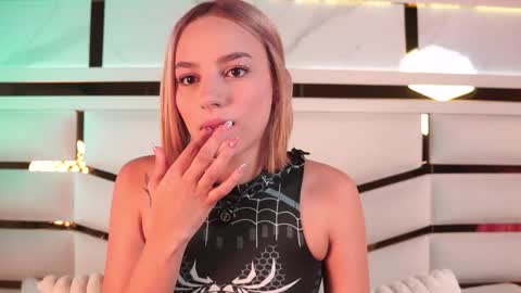 Julieta  online show from 12-04-25, 11:41