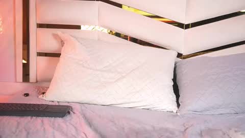 Snapshot of ambar_rosse25 chatting on 02-21-26, 11:33 Julieta online show from 02-21-26, 11:33