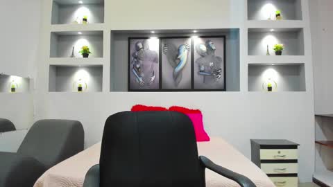 Ambar  online show from 12-23-24, 01:13
