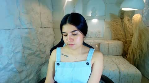 Snapshot of ambarina_r chatting on 11-18-25, 03:12 Ambarina online show from 11-18-25, 03:12