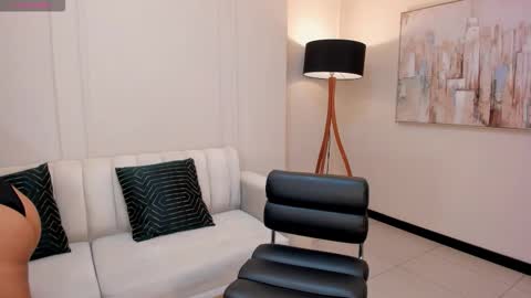 ambarowens online show from 12-04-25, 03:49