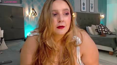 Snapshot of ambarroberts chatting on 01-30-25, 01:10 Ambar online show from 01-30-25, 01:10